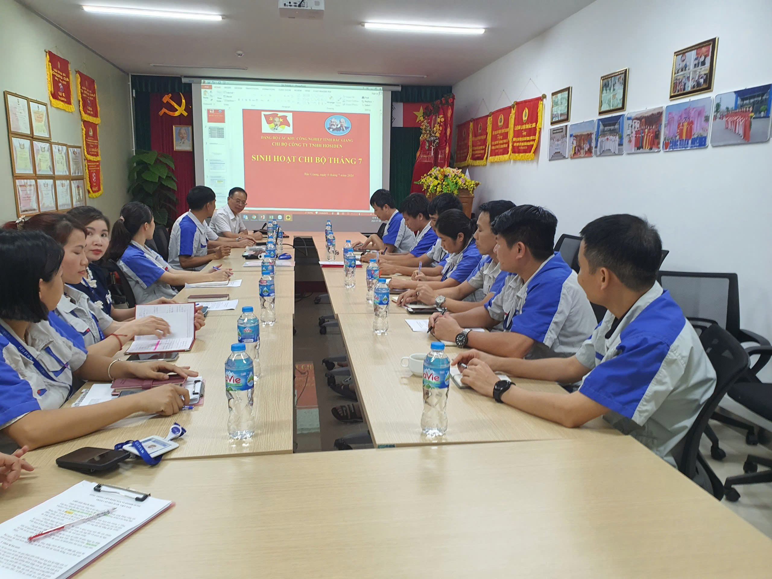 Công tác quản lý đảng viên ngoài khu vực nhà nước – Thực trạng và một số vấn đề đặt ra