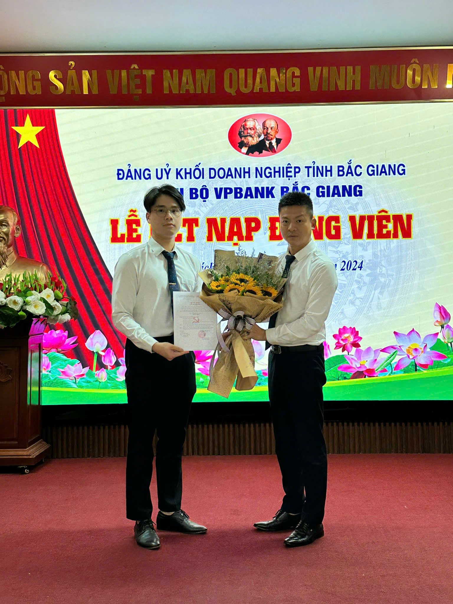 Đảng uỷ Khối Doanh nghiệp tỉnh hoàn thành chỉ tiêu kết nạp đảng viên mới