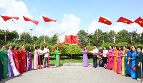 Hội Liên hiệp Phụ nữ phường Võ Cường ra mắt công trình “Đường cờ Tổ quốc”