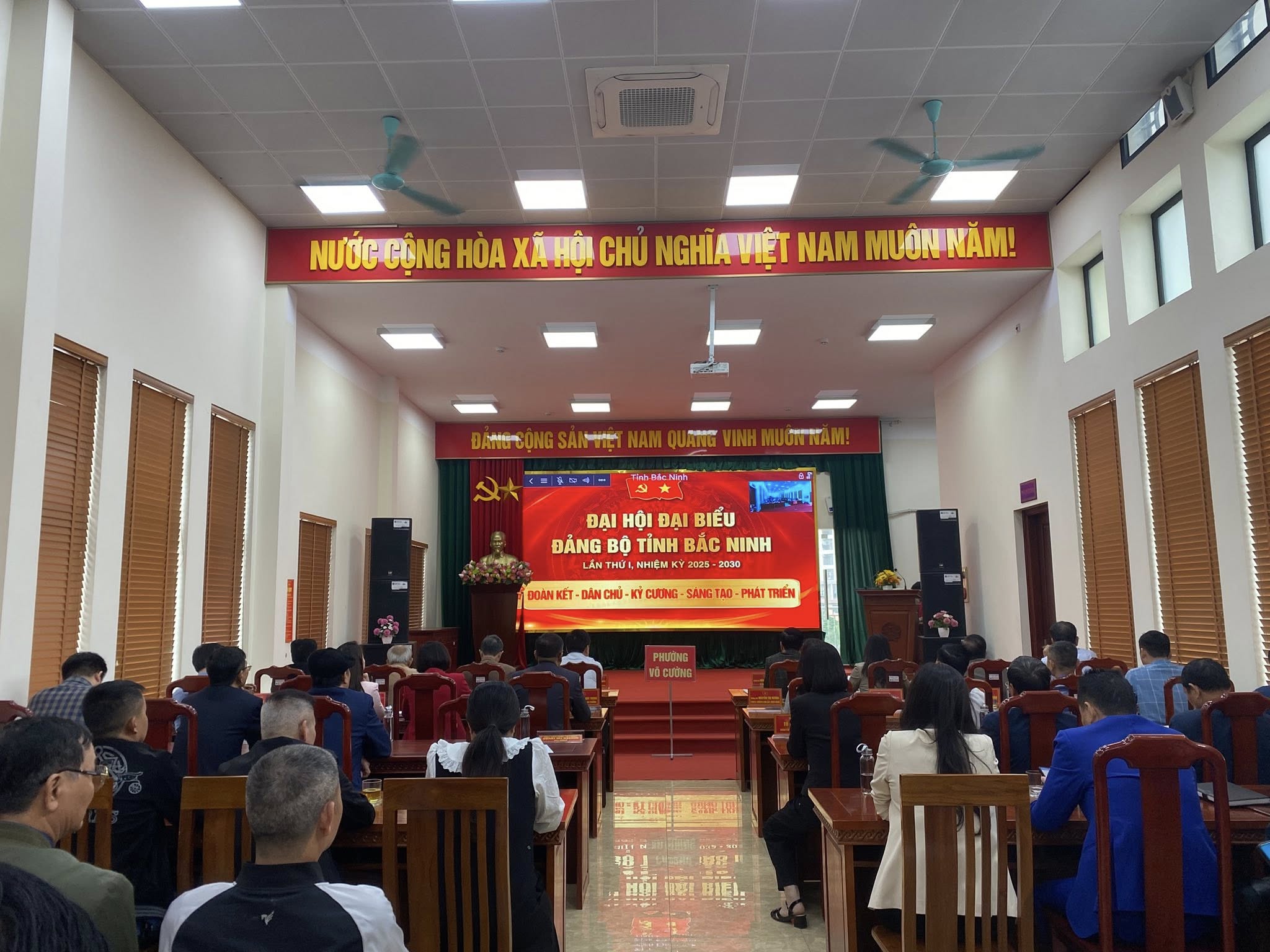 Hơn 2.300 cán bộ, đảng viên phường Võ  Cường tham gia học tập nghị quyết đại hội Đảng bộ tỉnh Bắc...